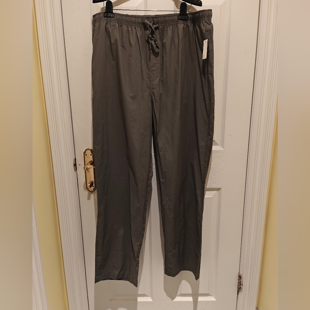 NWT AMAZON ESSENTIALS MENS TROUSERS